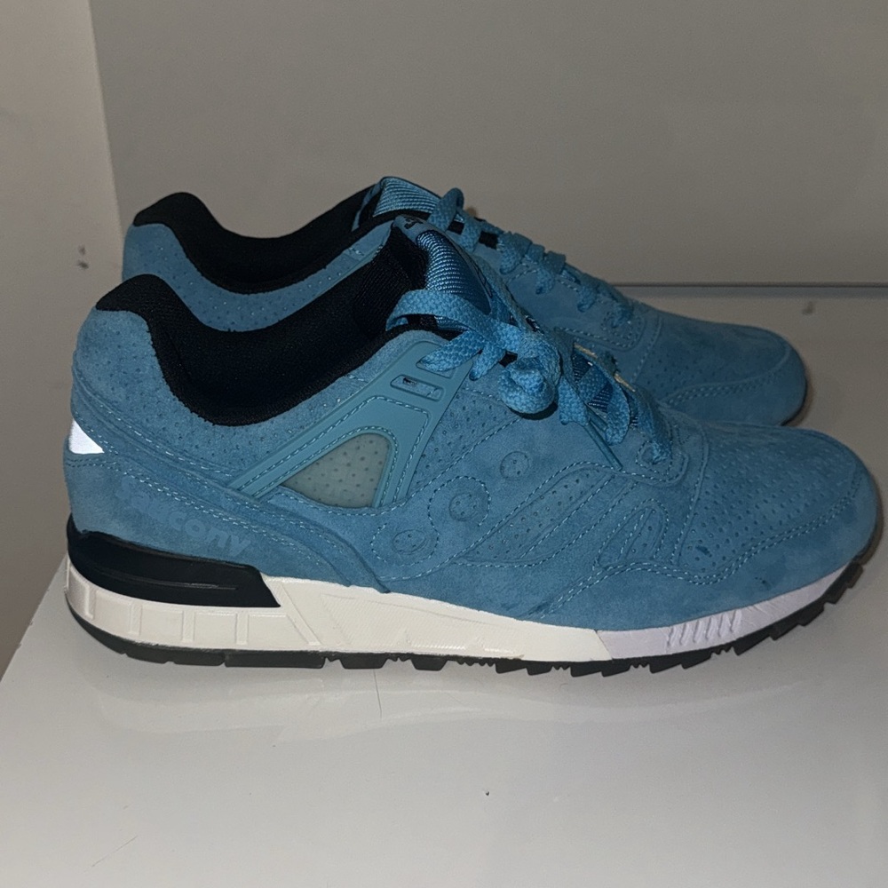 Saucony Men's 10 grid “no chill pack” (new no box)